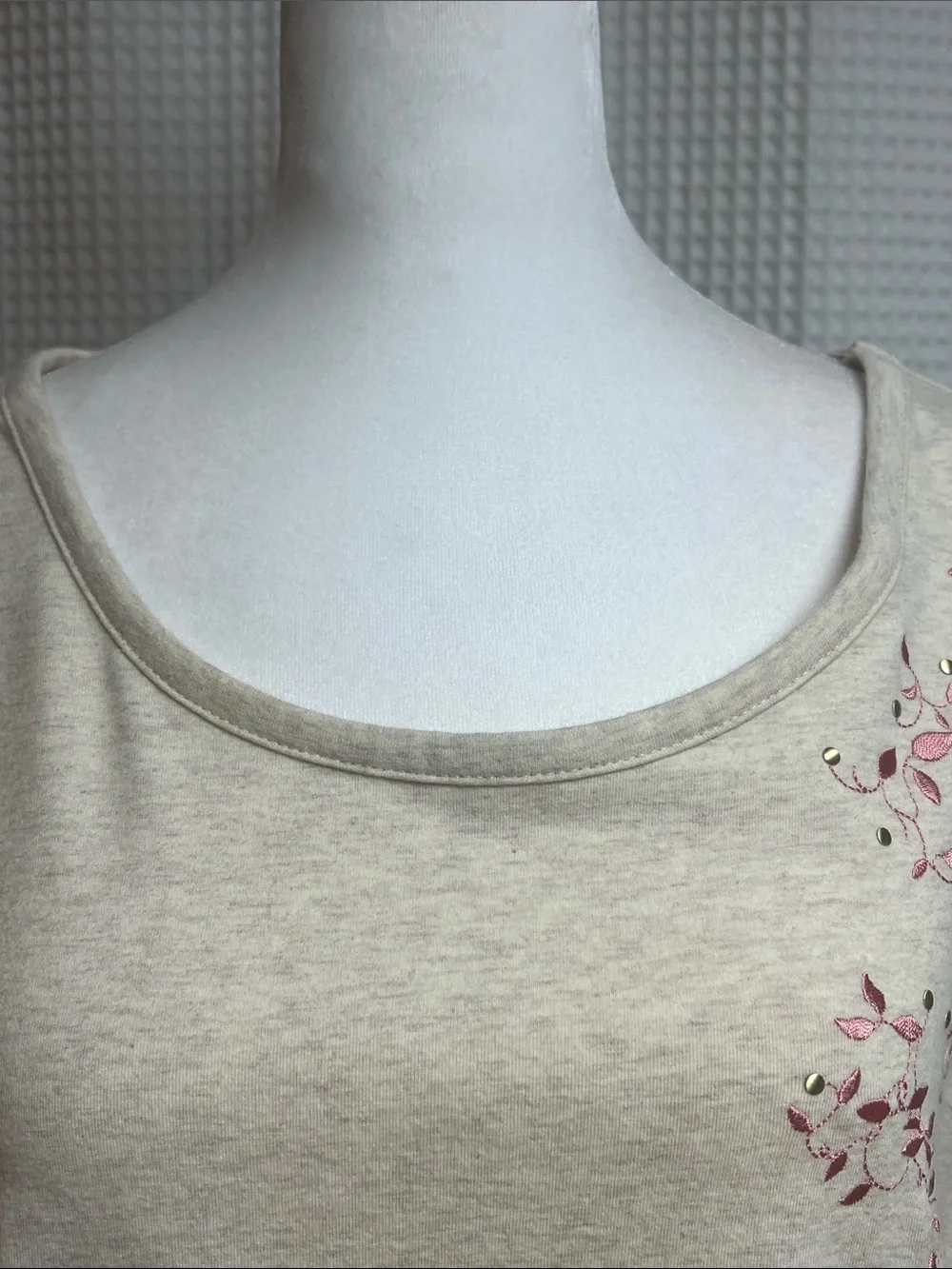 Denim&Co-2X Embroidered Cream Women's Scoop Neck Top with Pink Leaf Detail